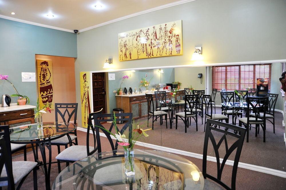 Port of Spain Culture Crossroads Inn מראה חיצוני תמונה
