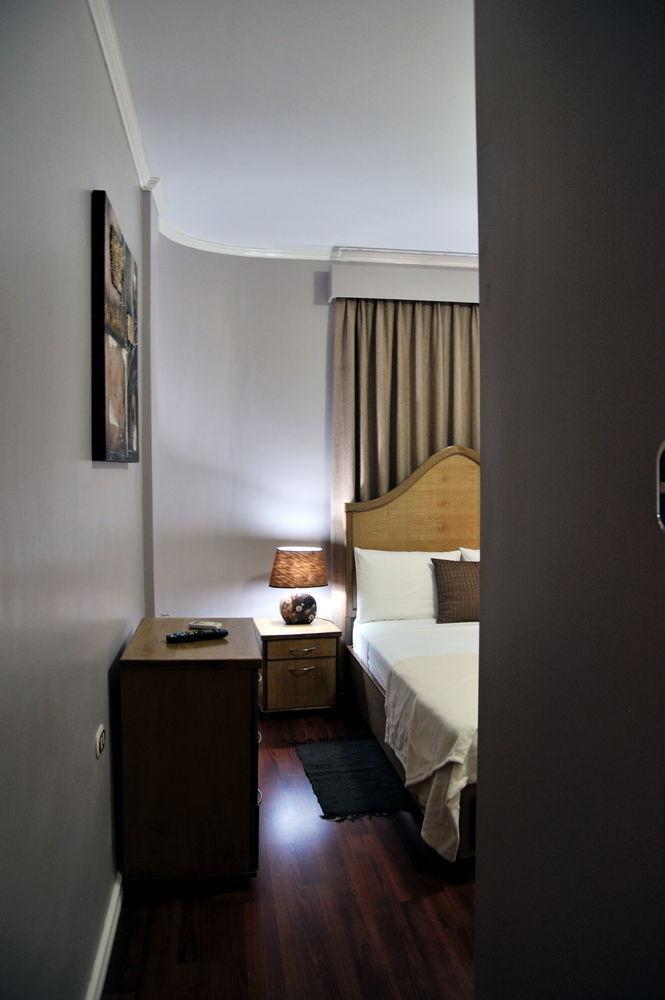 Port of Spain Culture Crossroads Inn מראה חיצוני תמונה