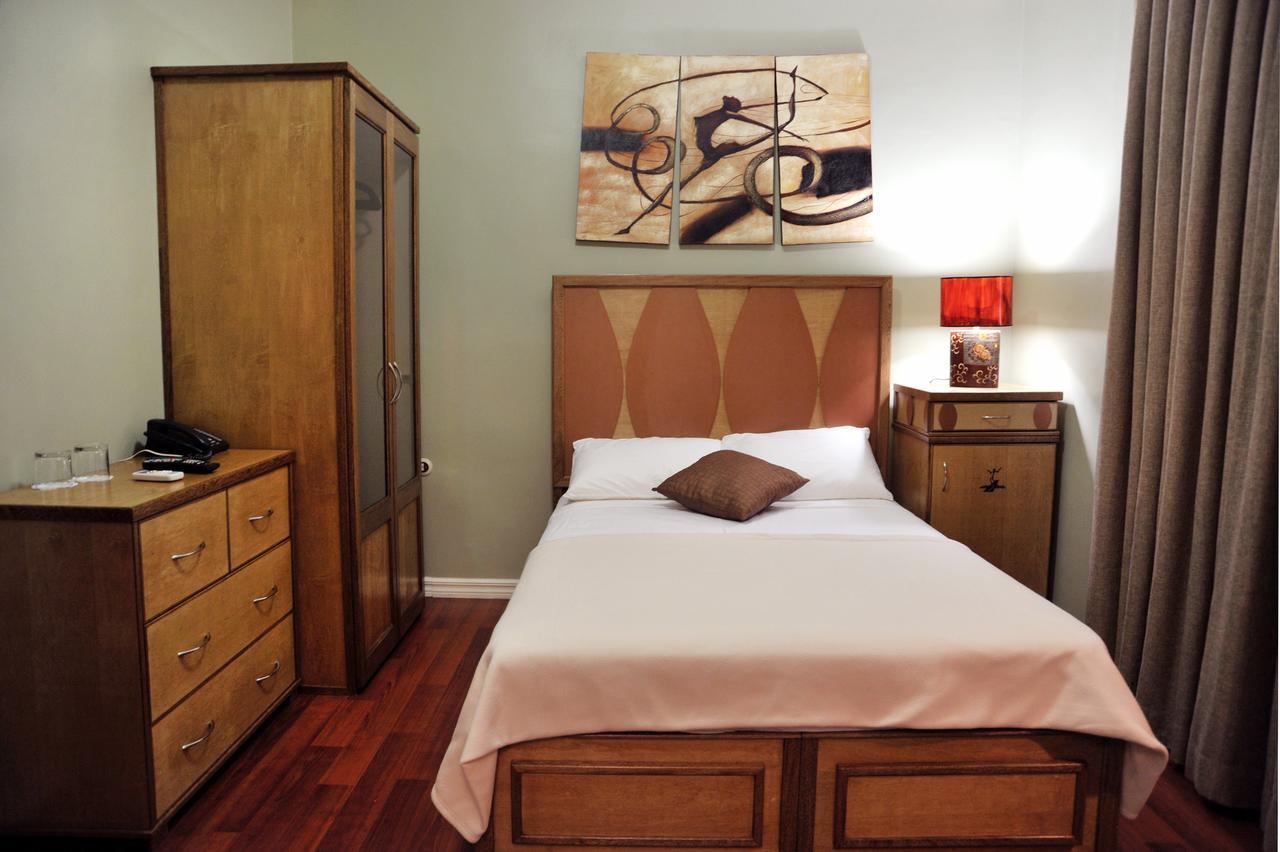 Port of Spain Culture Crossroads Inn מראה חיצוני תמונה