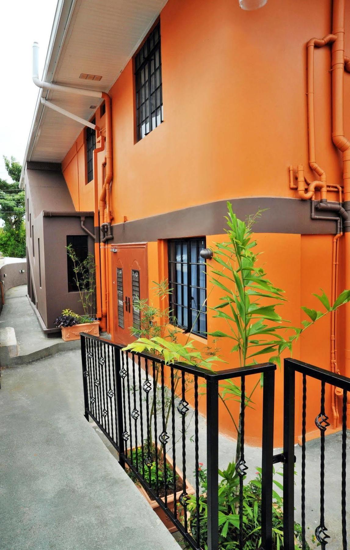 Port of Spain Culture Crossroads Inn מראה חיצוני תמונה